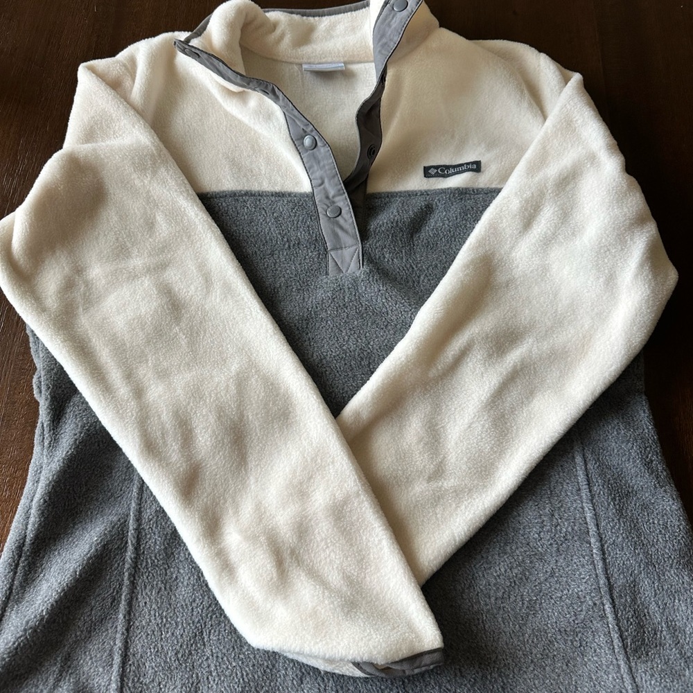 Columbia White and Gray Fleece Jacket